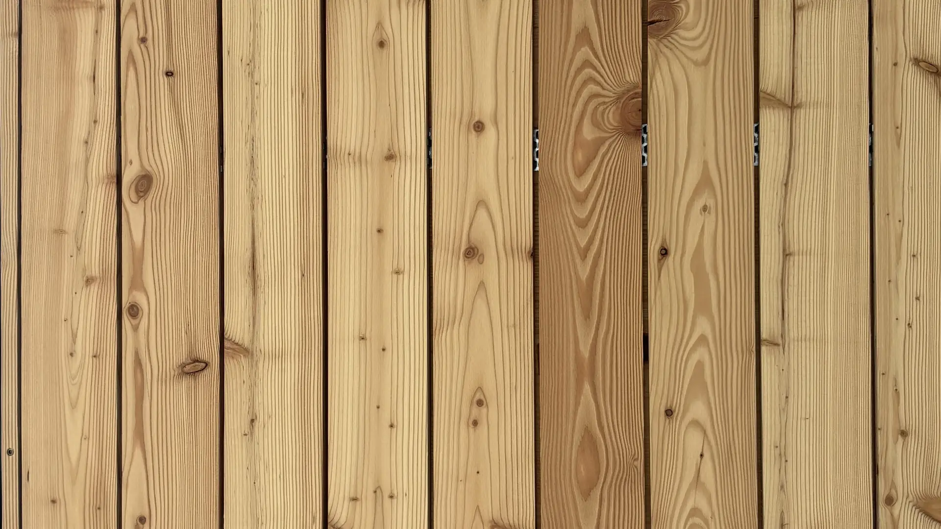 Perline in legno di larice con venature e nodi