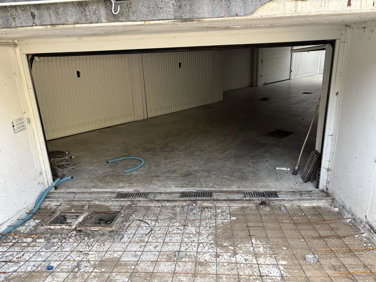 Ingresso dei garage prima dei lavori